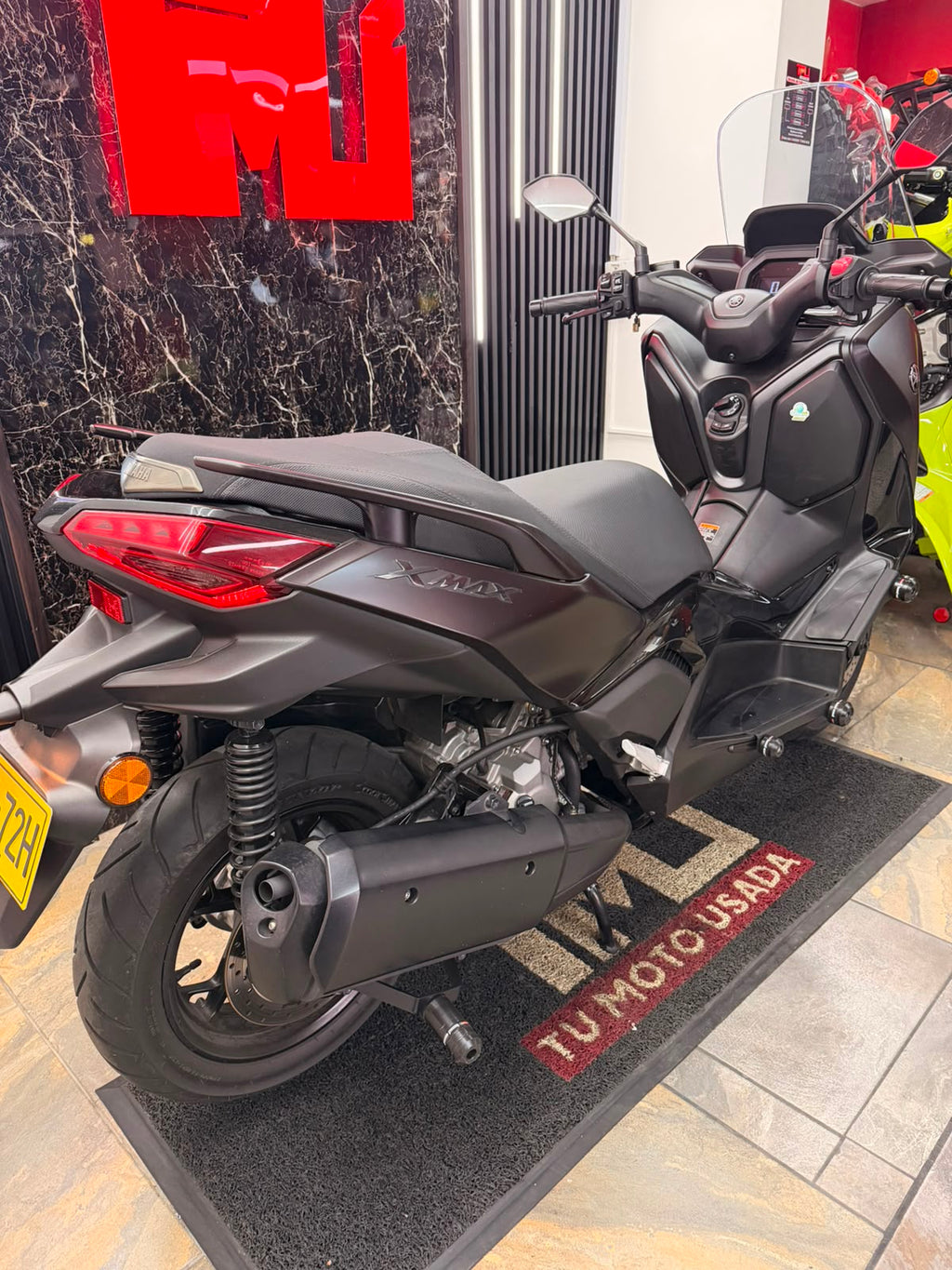 XMAX 300