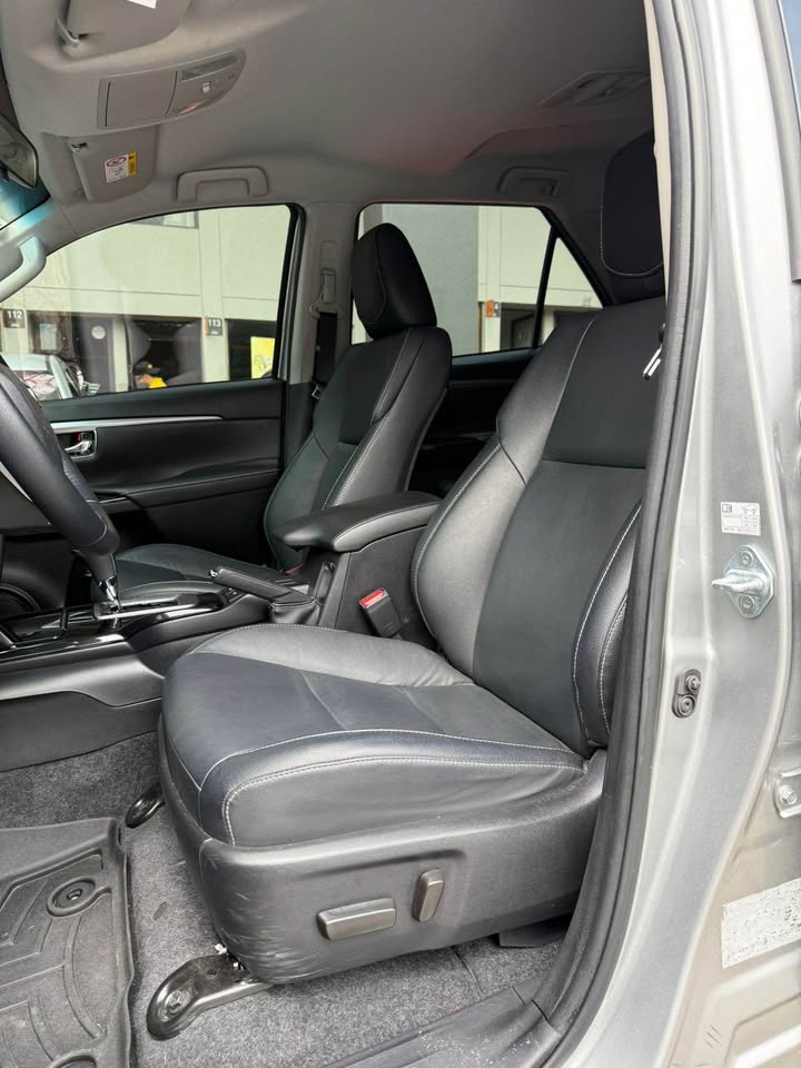 TOYOTA FORTUNER SR / 2023