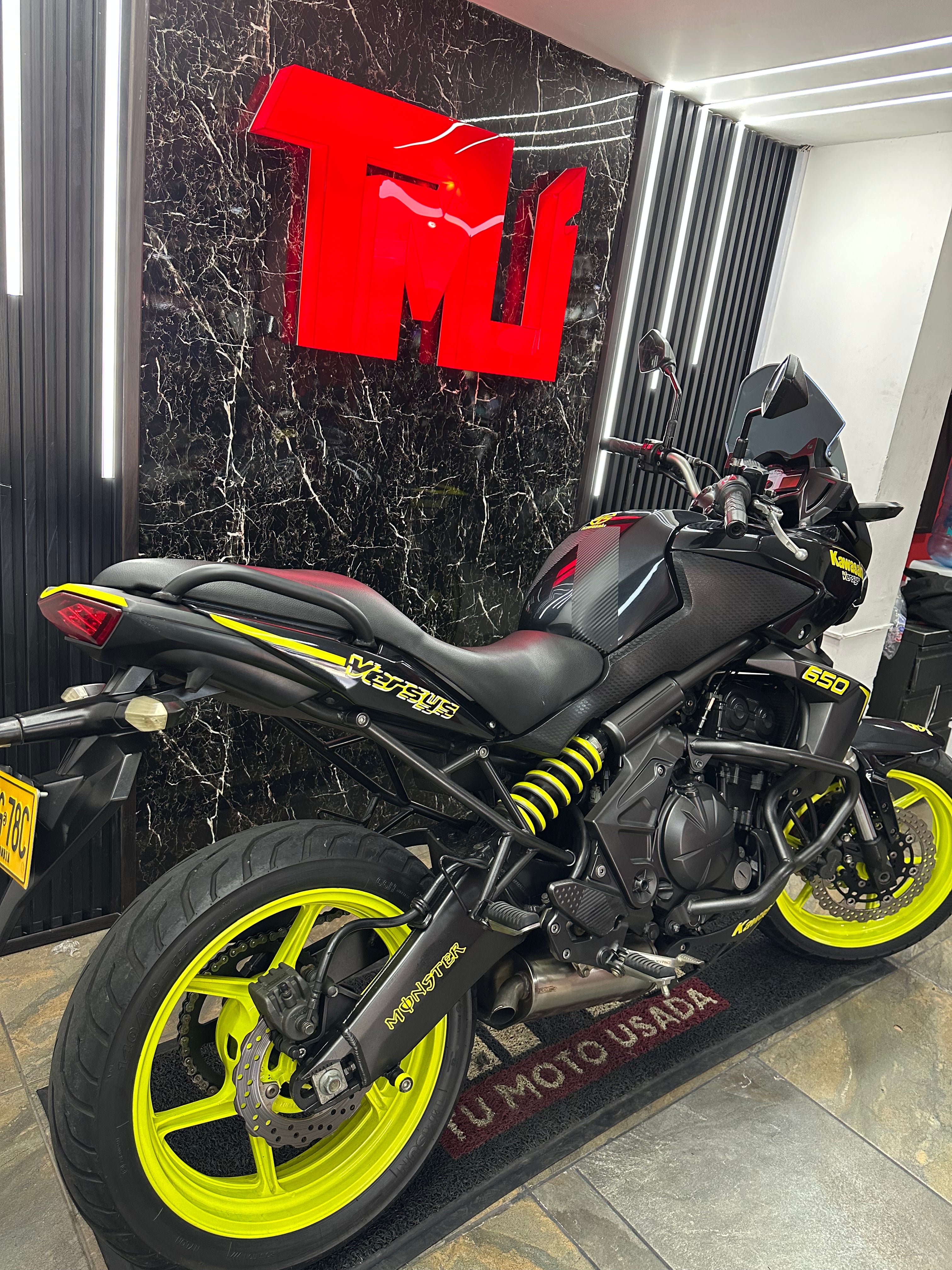 KAWASAKI VERSYS 650