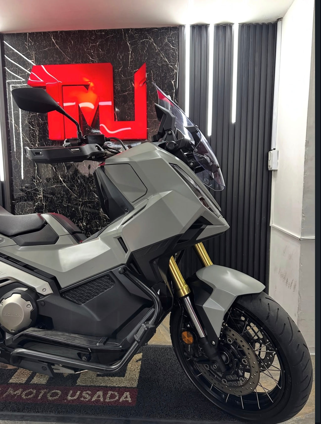XADV 750