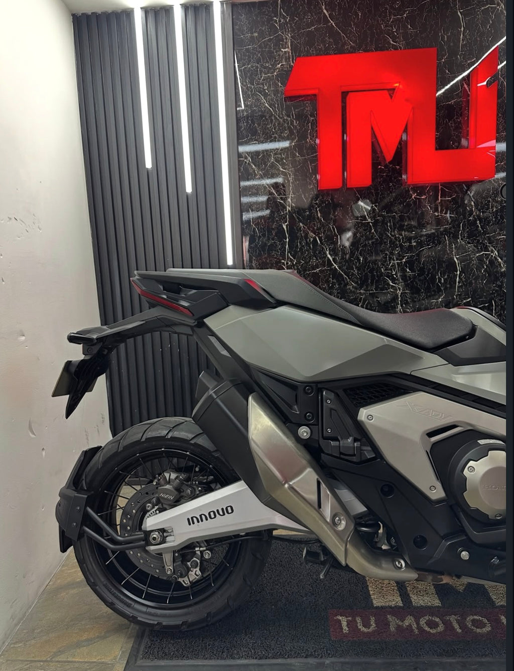 XADV 750