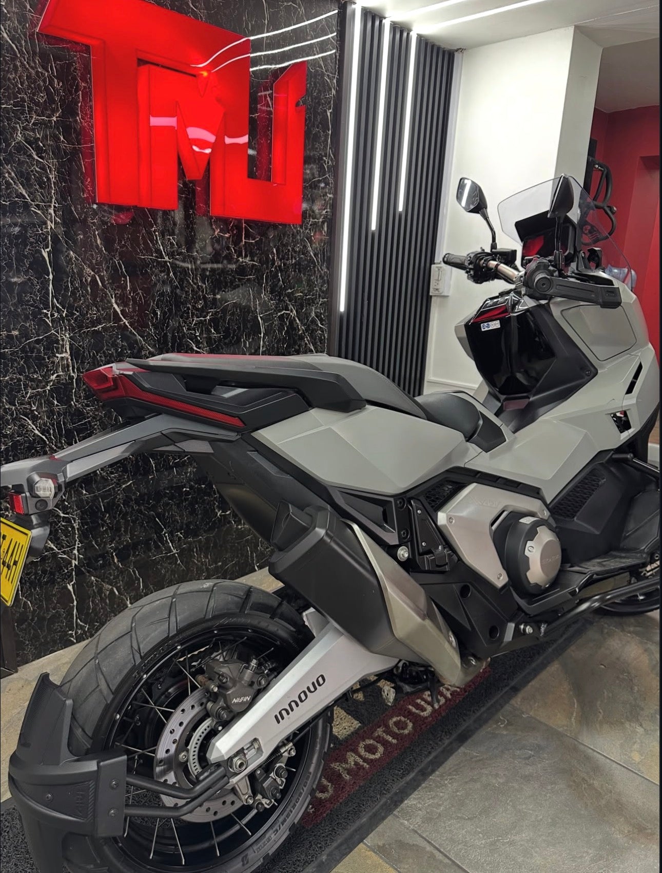 XADV 750