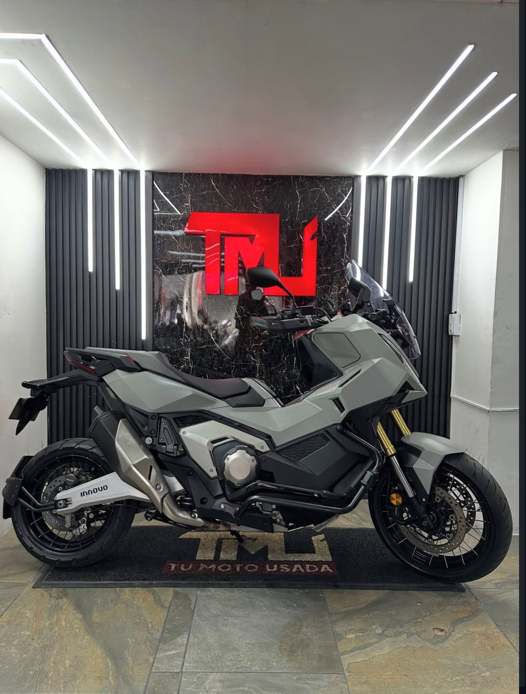 XADV 750
