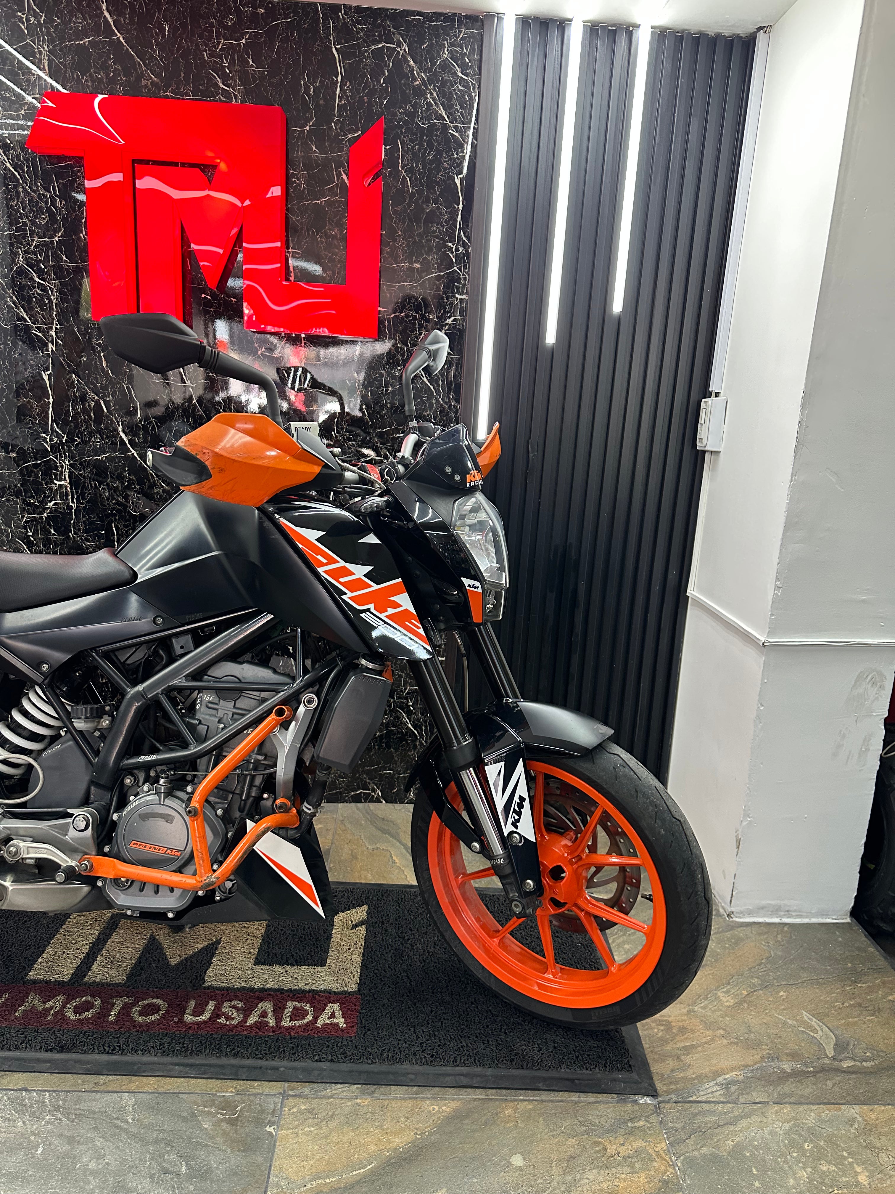 DUKE 200