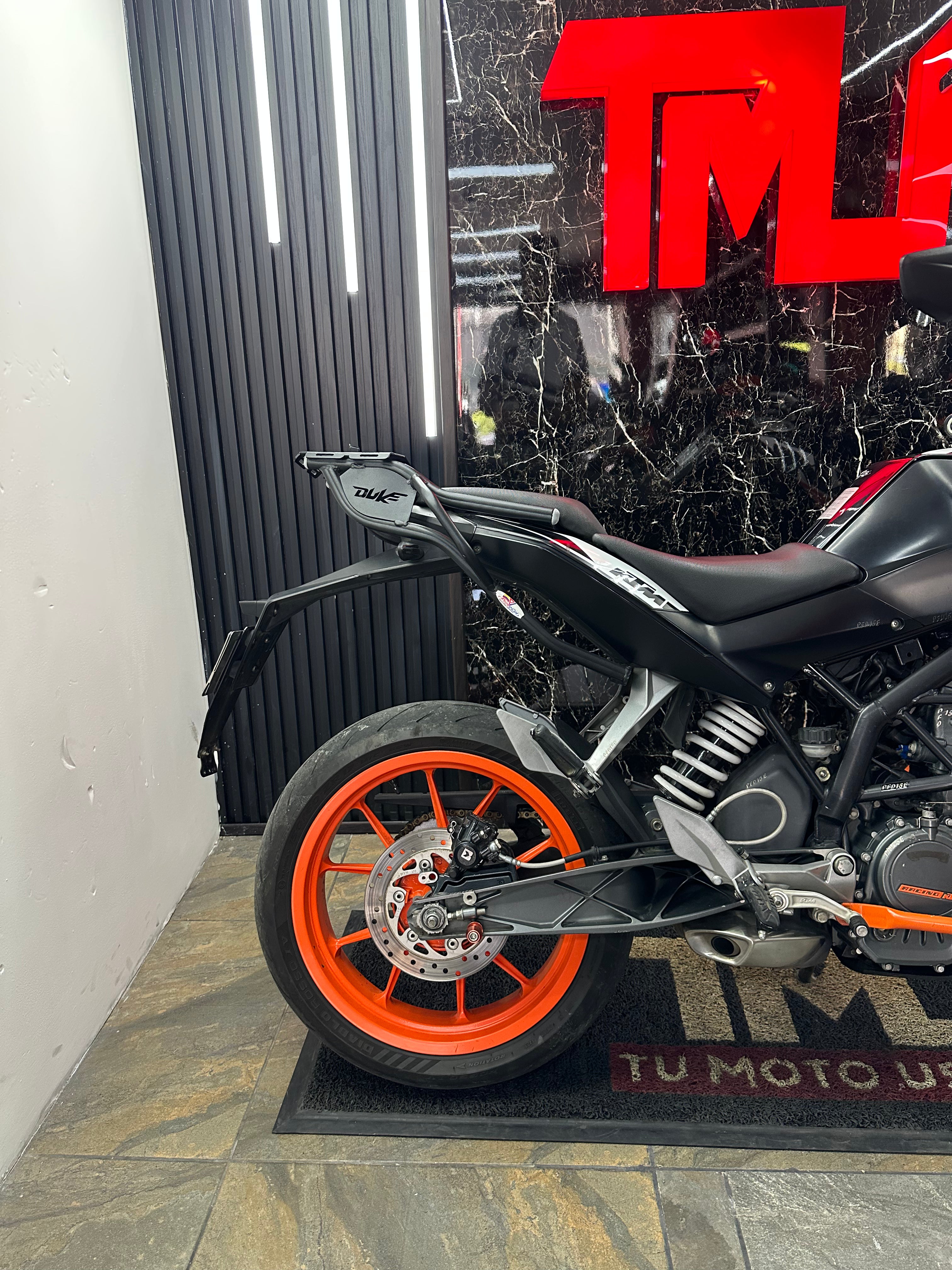 DUKE 200