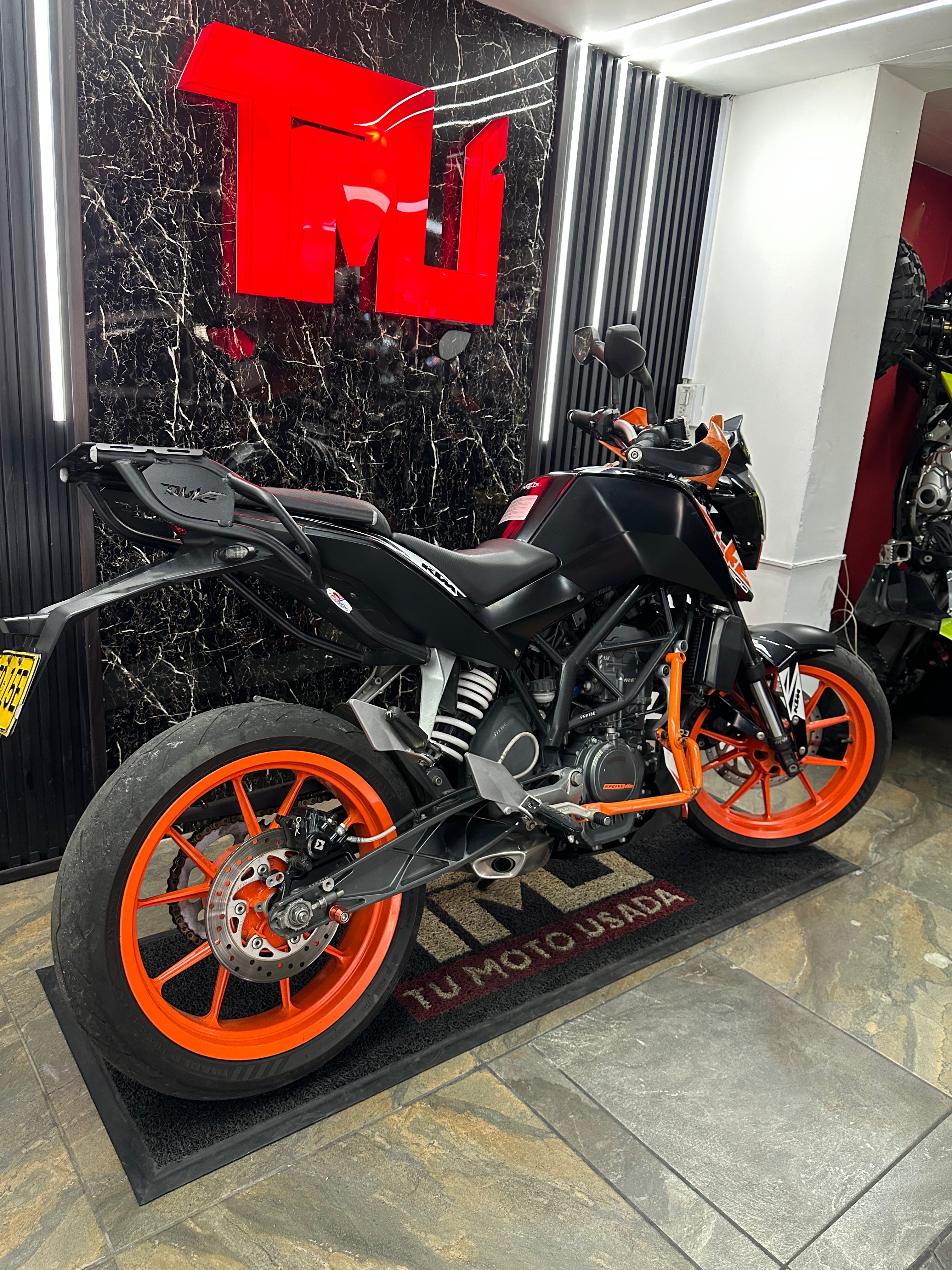 DUKE 200