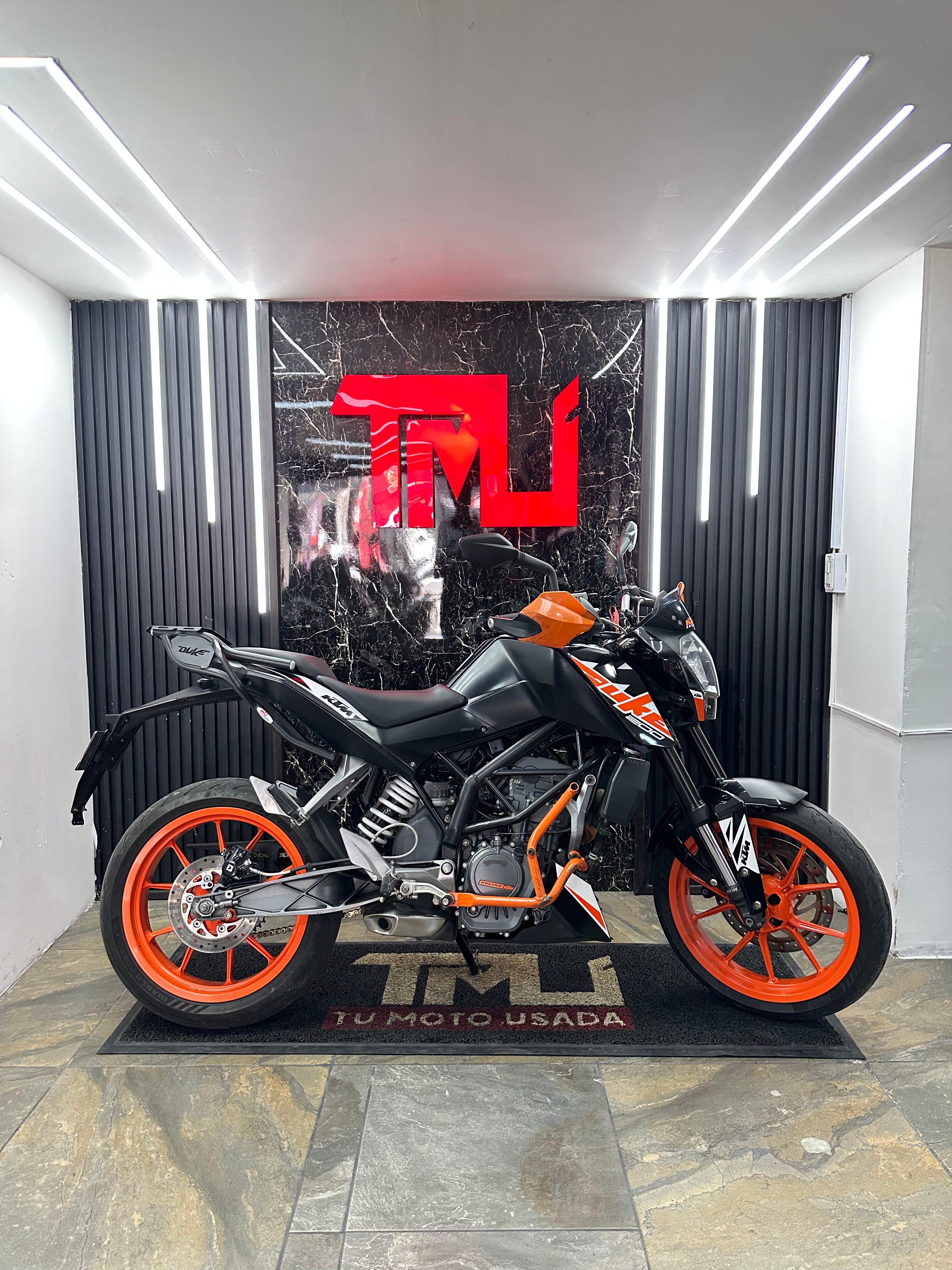 DUKE 200
