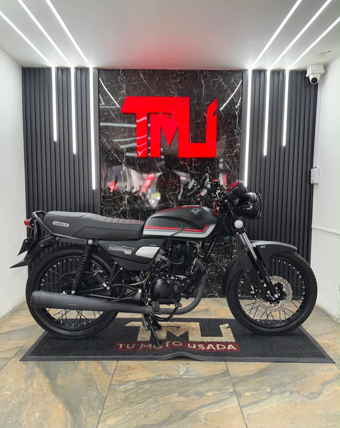 VICTORY BOMBER 125
