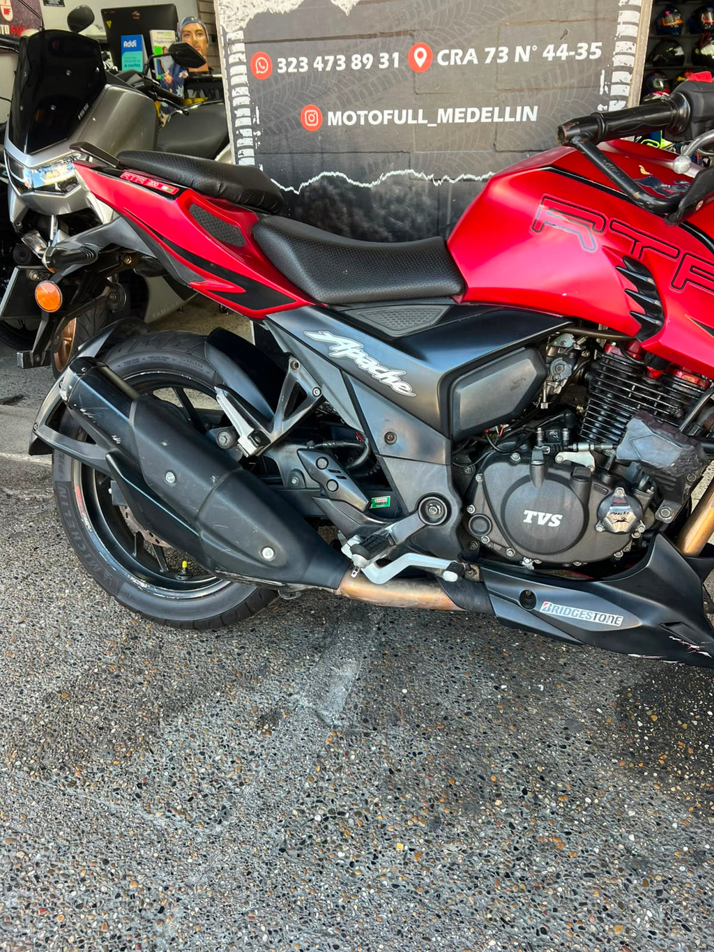 TVS APACHE 200 RTR