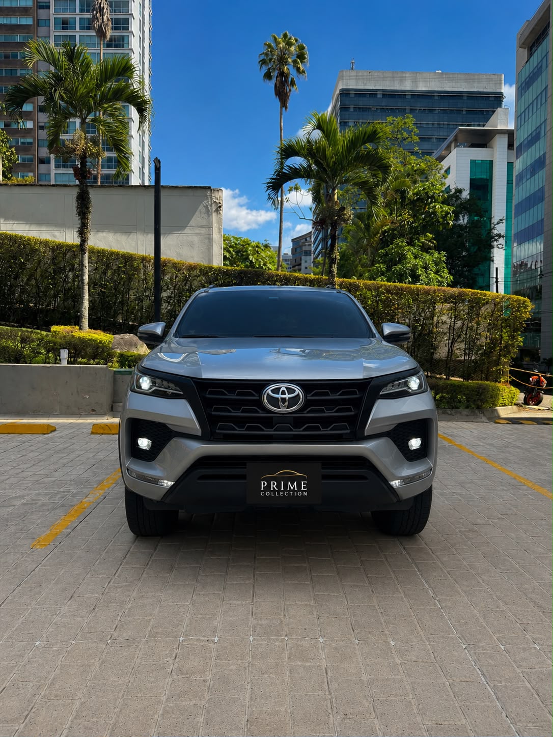 FORTUNER SR 2.4 / diesel