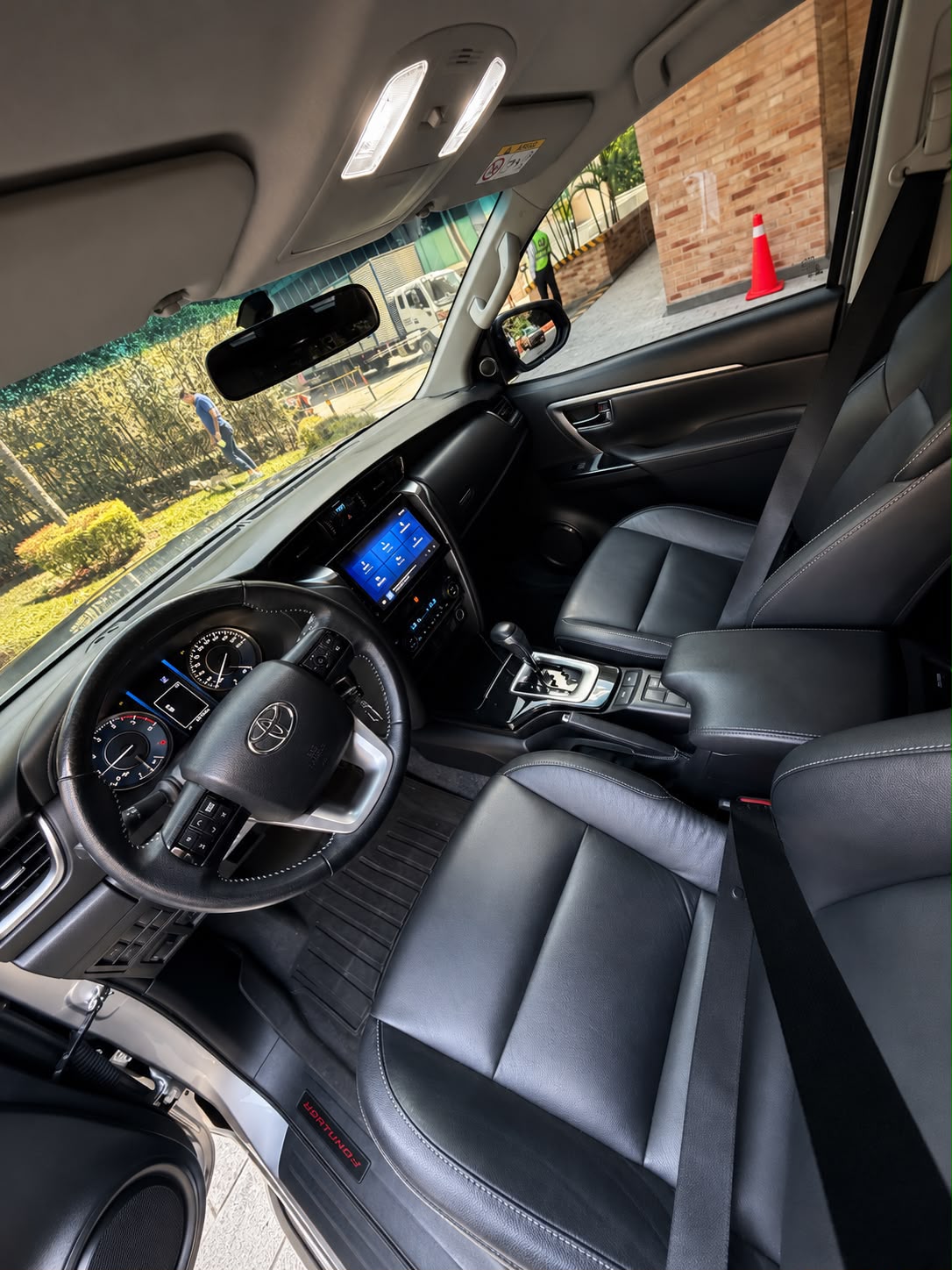 FORTUNER SR 2.4 / diesel