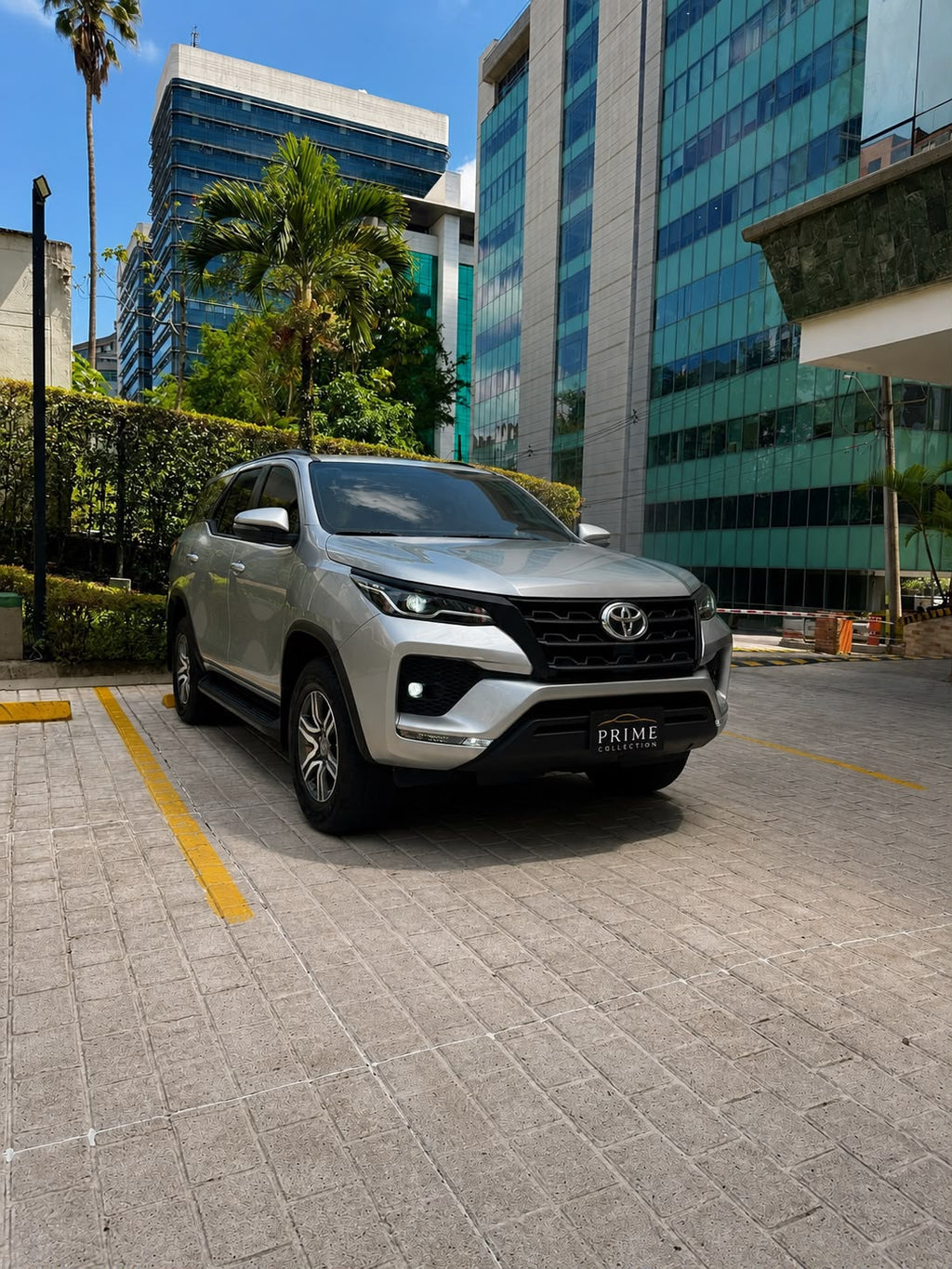 FORTUNER SR 2.4 / diesel