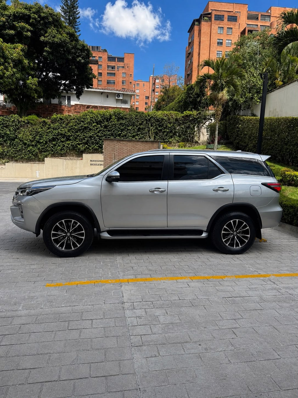 FORTUNER SRV 2.8 / diesel 4X4